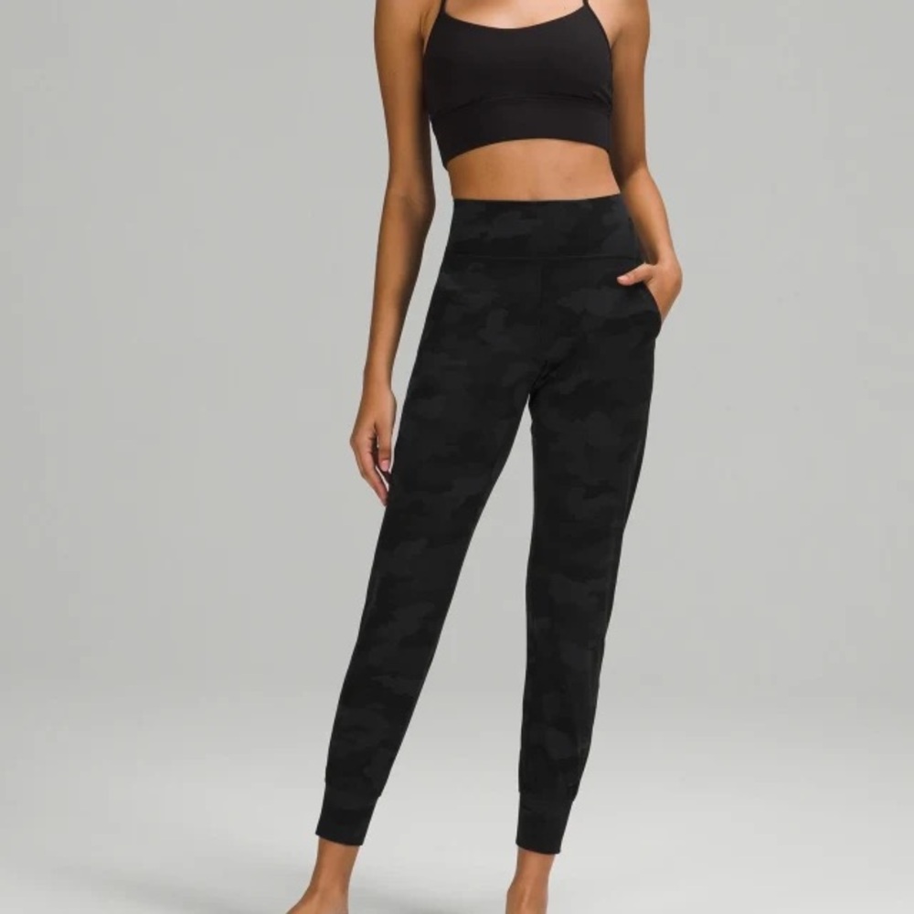 ✨NWOT✨ Lululemon Align Women's Black Camo Joggers - Size 8